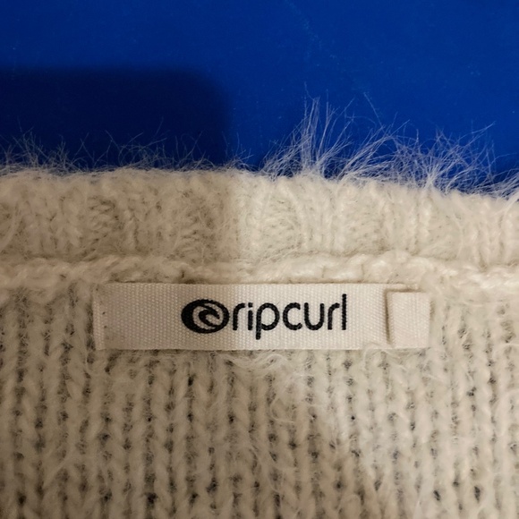 Rip Curl Women’s Striped Sweater W/Ballon Sleeves - Picture 2 of 8